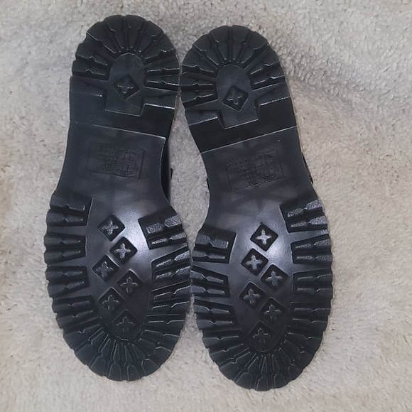 Dr. Martens Bethan Platform - Picture 13 of 14